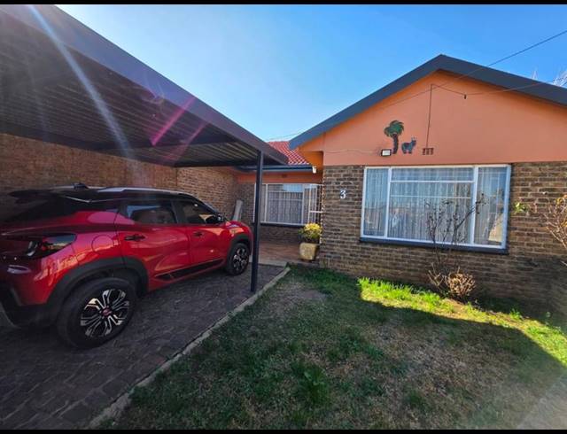 2 BEDROOM TOWNHOUSE FOR SALE IN RANDFONTEIN CENTRAL